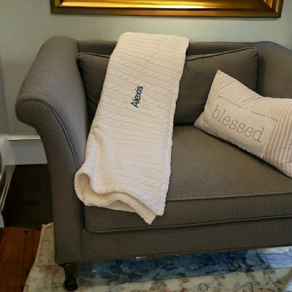 Things Remembered Cream Heavy Cable Knit Sweater Throw - Alexis